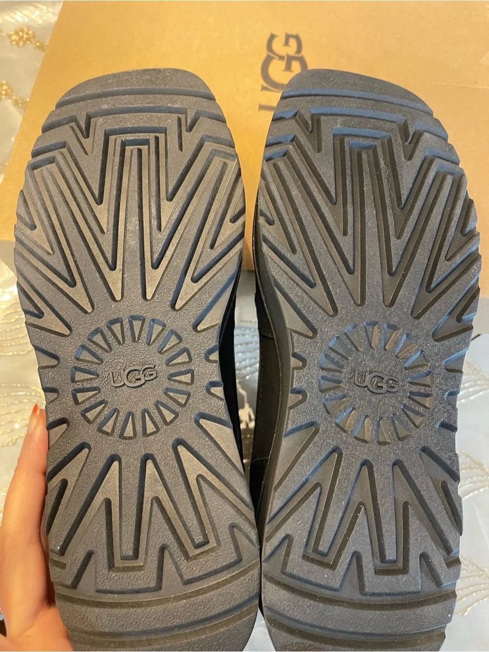 UGG exposed zips